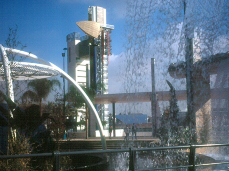 Pabellones y edificios de la Exposición Universal  (1992) existentes en 2016 en el Camino de Los Descubrimientos.
