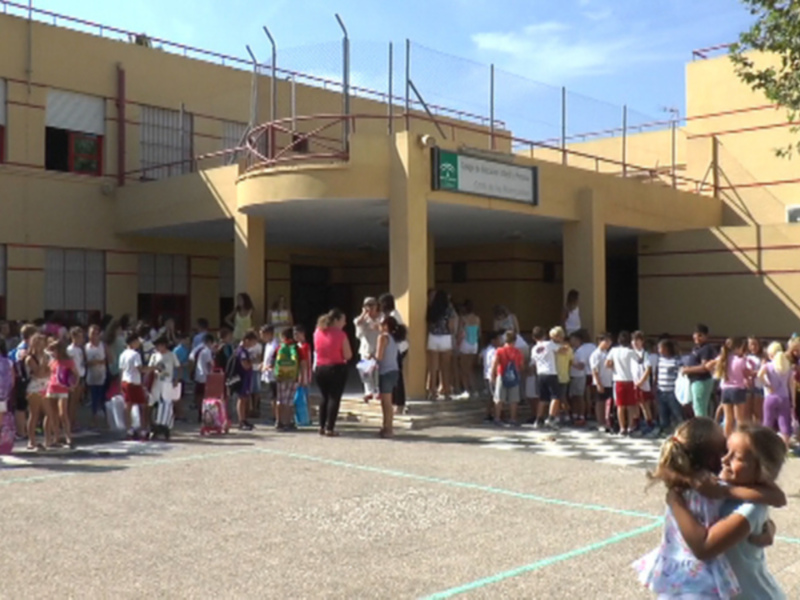 1863 alumnos de infantil y primaria han comenzado hoy el curso escolar en Chipiona