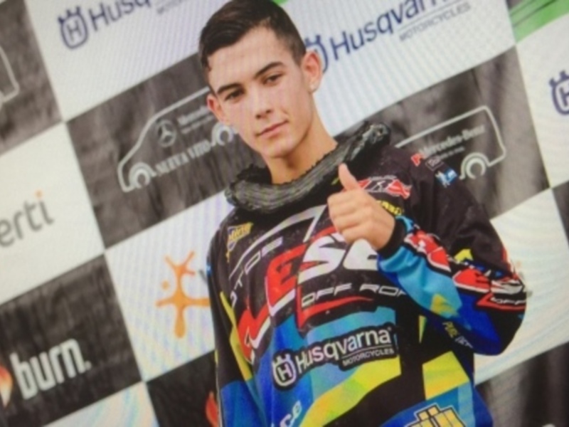 El joven chipionero Joaquín Camacho se proclama campeón de España de motocross por segundo año