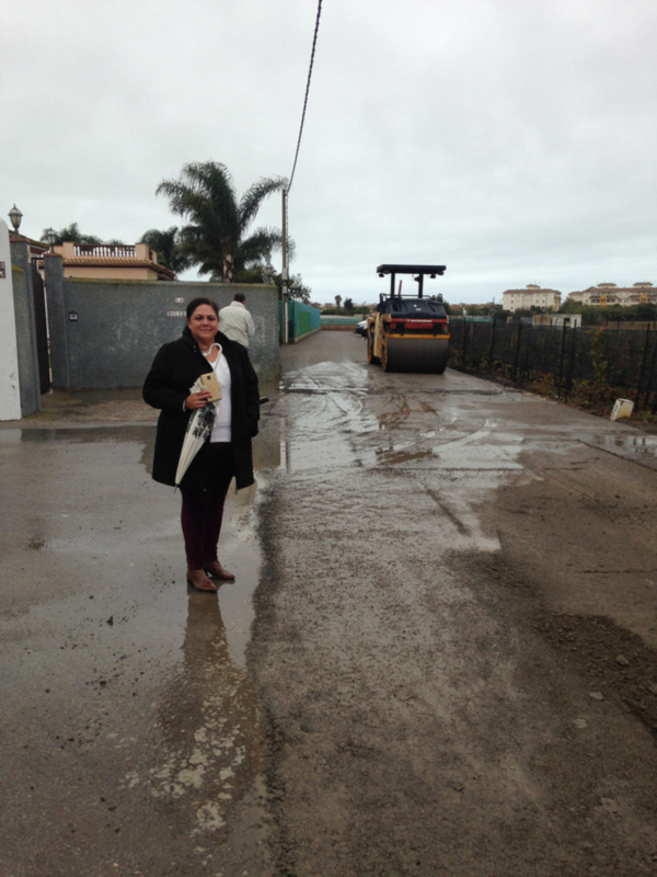 Alicia Valdés supervisa el acondicionamiento de caminos rurales que podría concluir en diez días