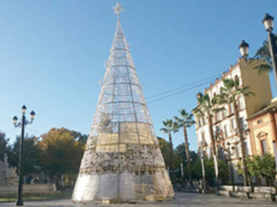 El alumbrado de Navidad de las calles de Sevilla a punto.
