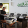 CANS entrega a la biblioteca del Centro El camaleón cincuenta y cinco publicaciones