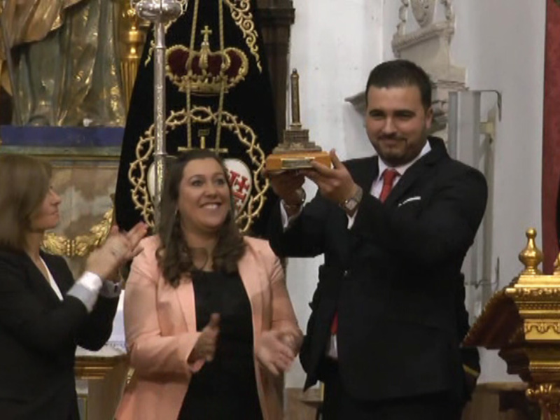 Emoción en un pregón de Semana Santa en el que Moisés Ruz Lorenzo evocó las raíces que le unen a Chipiona