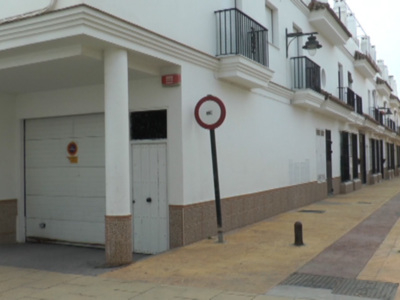 Izquierda Unida propone que los aparcamientos  municipales situados bajo la calle Ramiro de Maeztu generen ingresos