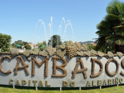 La Caravana del Vino de Cambados visita Chipiona en su gira de  promoción como Capital Europea del Vino 2017