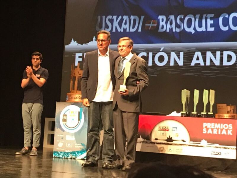 La Federación Andaluza de Remo, distinguida por la Asociación de Clubes de Traineras