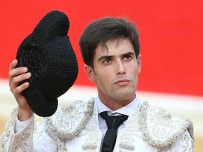 Emilio Moreno y Ecijano II, nuevos apoderados del novillero Aquilino Girón