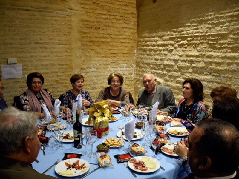 Los compañeros de teatro de la compañía Ofelia Nieto almorzaron todos juntos con motivo de las fiestas de Navidad.