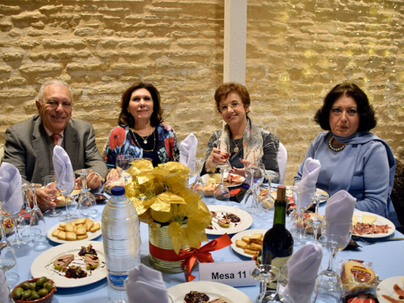 Los compañeros de teatro Ofelia Nieto almorzaron junto con su familia para felicitar las Navidades