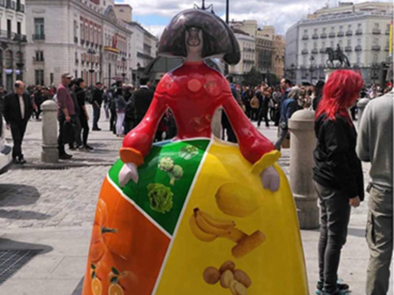 Esculturas de meninas en las calles de Madrid