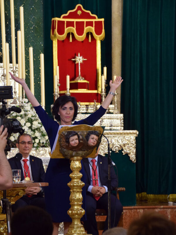 Elena Angustia Correa pronuncio la Exaltación de la Santa Vera-cruz en Alcalá del Río.