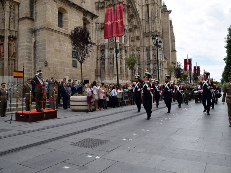 Desfile del Día de San Fernando en Sevilla.