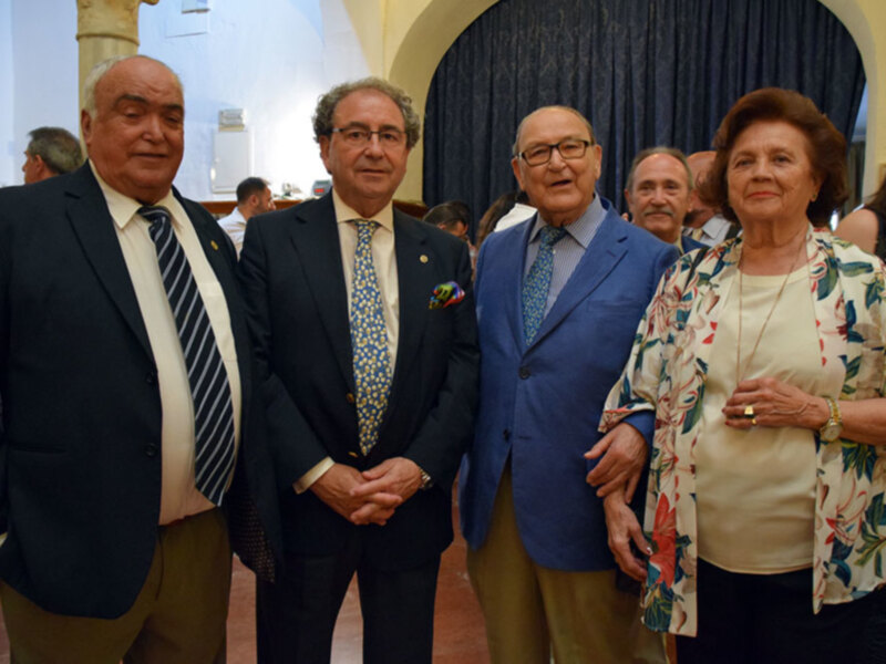 Comenzó la muestra de la Exposición colectiva “Macarena” en el Círculo Mercantil hispalense.