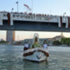 Traslado al río Guadalquivir la virgen  del Carmen  de Calatrava para su procesión fluvial.