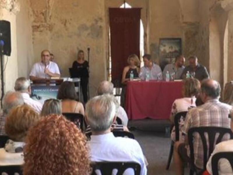 Francisco Gallardo presentó  en Chipiona su nueva novela 'Áspera seda de la muerte'