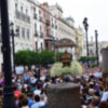 Los sevillanos en la procesión de su Patrona.