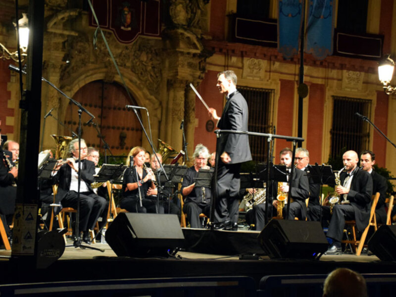 Concierto de víspera a cargo de la Sinfónica de Sevilla.