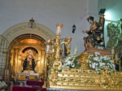 Traslado del Patrón Ilipense, desde su residencia habitual de la Real Ermita hasta la parroquia para sus cultos anuales.