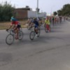 Doce triatletas locales participaron en el Desafío Doñana y casi ochenta velaron por la seguridad de su paso por la localidad en el segmento ciclista
