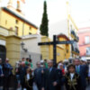 Cortejo de la Procesión del Lignum Crucis a la  Catedral hispalense.