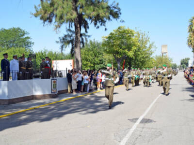 Unas 300 personas participaron en la jura de Bandera civil en el acuartelamiento de Torreblanca de Sevilla