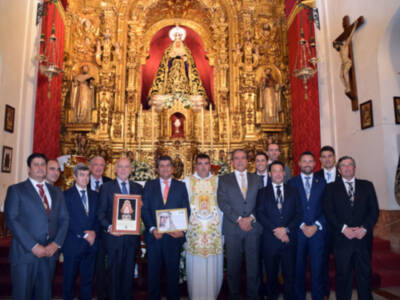 Peregrinación a la Capilla de la Esperanza de Triana por el pueblo de Villaverde del Río para  obtener la indulgencia plenaria.