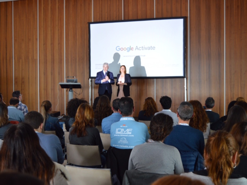 Google reúne a cerca de un centenar de negocios interesados en sacar partido a su presencia en Internet.