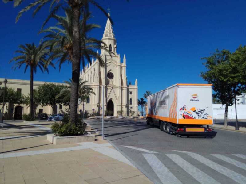 Hoy 1 de mayo abre en Chipiona la muestra sobre los cincuenta años de Repsol en los deportes de motor