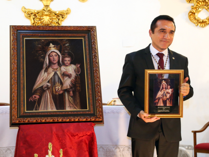 Triunfo de Antonio Montiel con la presentación del cartel de la  Virgen del Carmen  de la Hermandad de El Palo