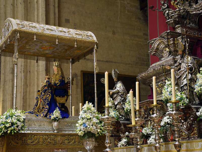 La  Novena a la Virgen de los Reyes  es predicada por el Rvdo. Marcelino Manzano Vílchez.