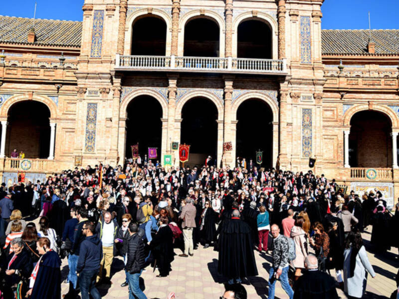 Más de 600 capistas se reunieron en Sevilla con motivo del XXI encuentro nacional de la capa española.