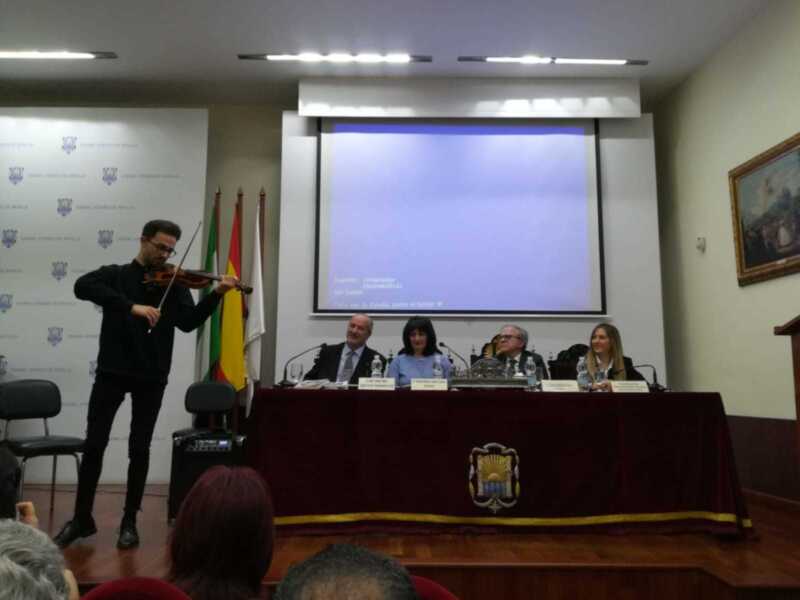 María Dolores Souto García presentó su libro en el ateneo sevillano con el título “Permíteme contarte un cuento”