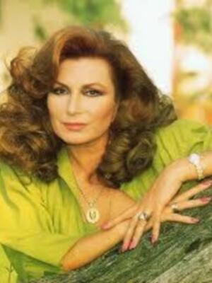  El pleno chipionero deja sobre la mesa la Memoria y el Reglamento de Régimen Interno de la colección museística Rocío Jurado