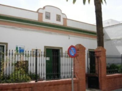 Ayuntamiento y Diputación firman un convenio para el funcionamiento de los servicios sociales comunitarios en Chipiona