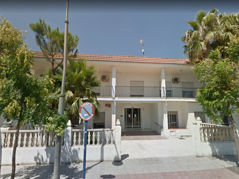 El centro de salud de Chipiona comienza a avisar a los mayores de 80 años de que en breve comenzará su vacunación