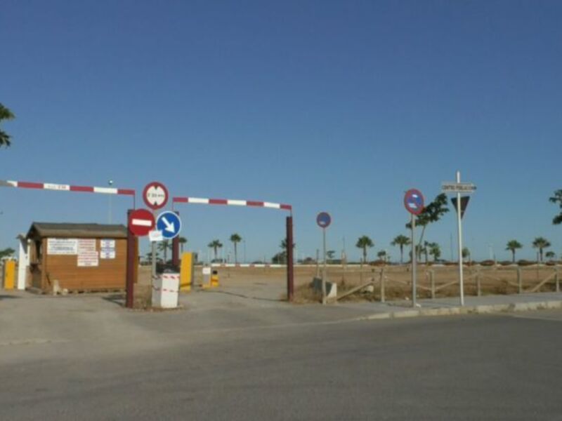 Aprobada una modificación para que puedan acceder más trabajadores a los abonos en los aparcamientos municipales del Muelle y Las Canteras