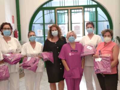 Bienestar Social refuerza con dos uniformidades completas a las auxiliares de ayuda a domicilio de Chipiona