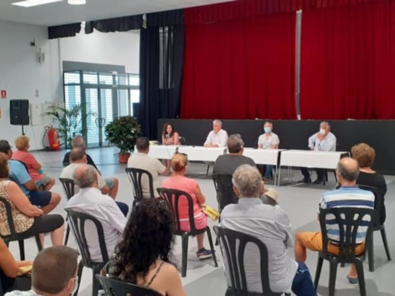 El Alcalde y el delegado de Urbanismo y los pequeños propietarios exploran el desarrollo del Sector 3-Camarón