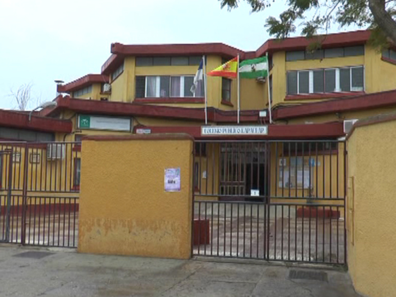El AMPA del Colegio Lapachar lamenta la suspensión del servicio del comedor del centro por la falta de respuesta de la Junta de Andalucía