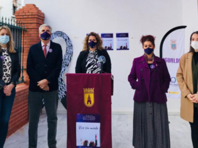 La conmemoración del Día Internacional para erradicar la violencia machista en Chipiona clama por la implicación de los varones