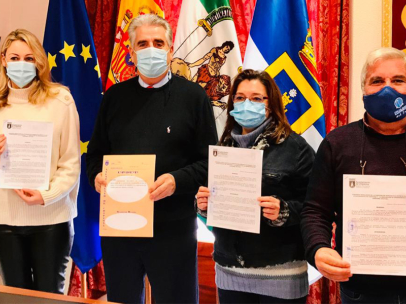 Ayuntamiento de Chipiona y Acitur firman el convenio de una subvención a la entidad empresarial