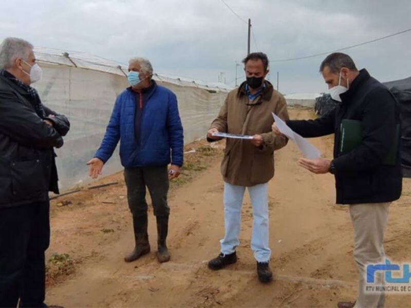 La Asociación de Agricultores Costa Noroeste trata con el alcalde de Chipiona y la delegada de Agricultura las prioridades en el campo