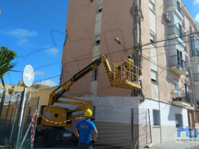 Comienza la rehabilitación de la estructura del edificio de viviendas  de Camacho  Baños 18 y 20