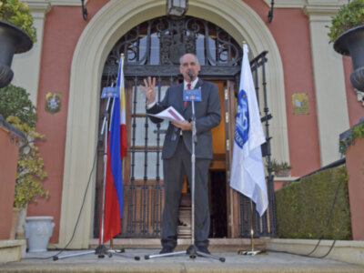 José Antonio Esquina catedrático de historia, presentó los Premios Llave Corazón de Triana. 