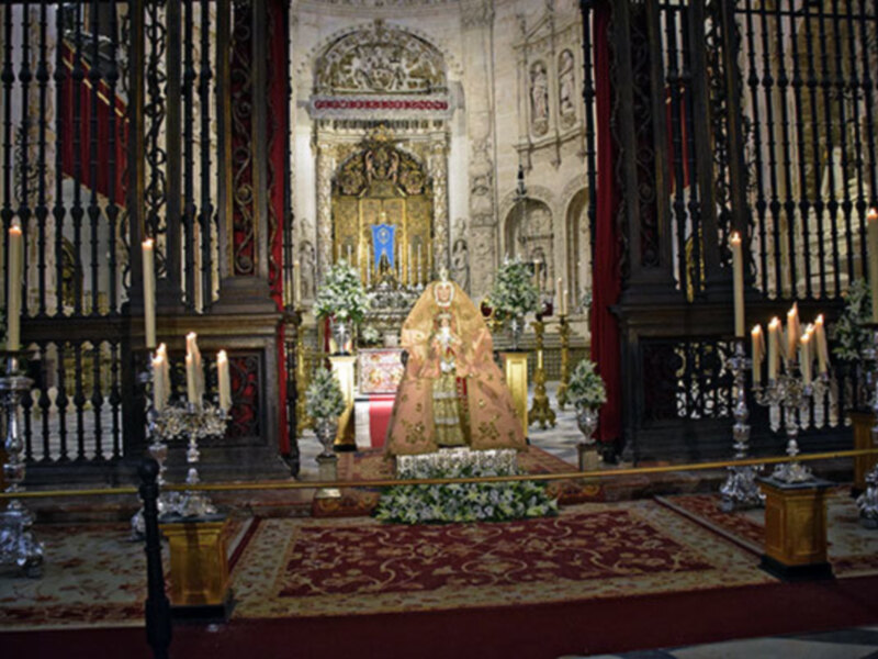 La Patrona de Sevilla y su Archidiócesis ya está de veneración en sustitución de su Besamanos