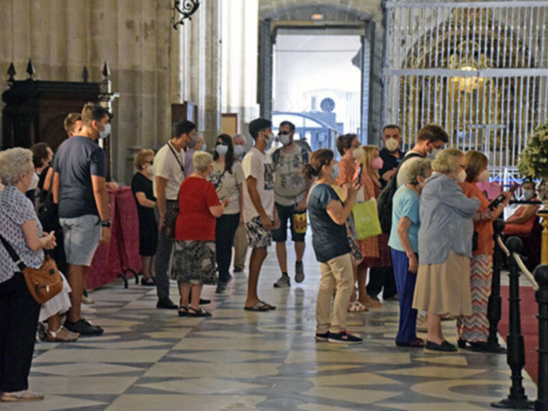 Veneración en sustitución  del Besamanos a la Patrona de Sevilla y su Archidiócesis en la Seo de Sevilla