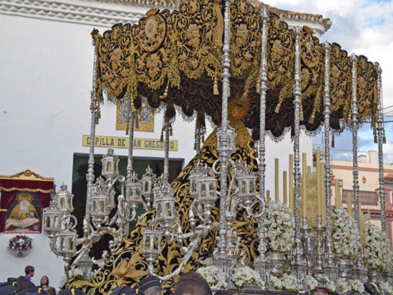 La Hermandad  de la Soledad de la localidad sevillana de Alcalá del Río renueva sus Bandas para la Semana Santa 2022