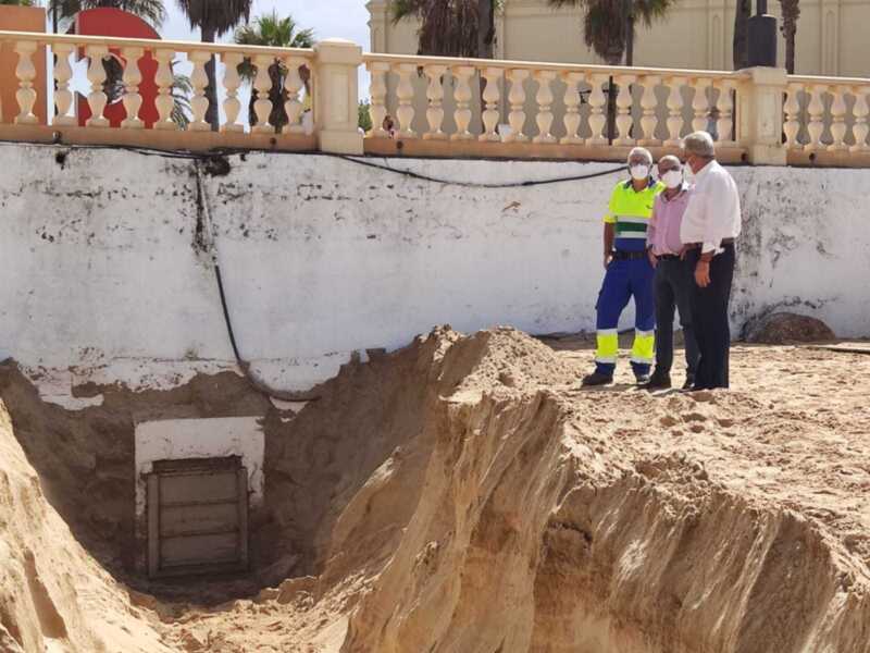 Previsión de extraer más de 100.000 litros de residuos este año tras la limpieza de imbornales, redes y bombeos de aguas residuales
