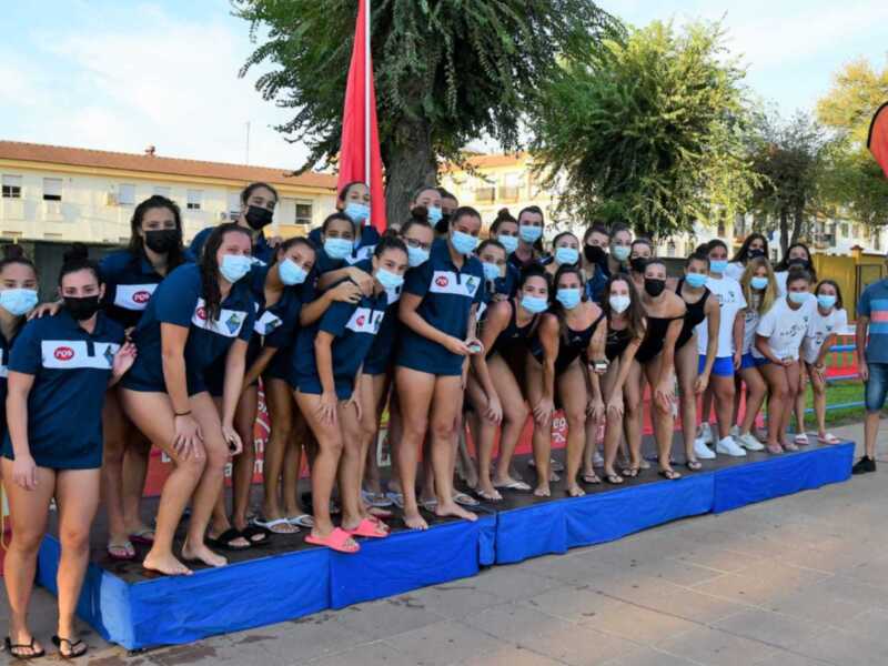 Subtítulo para las anfitrionas del Trofeo Ciudad de Dos Hermanas de waterpolo 'Dos Hermanas juega limpio'