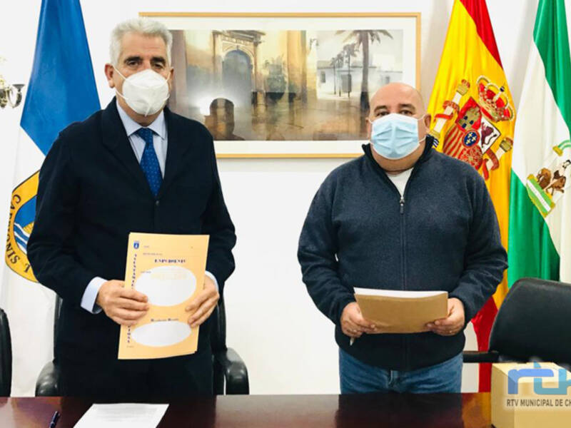 Firmado un convenio entre el Ayuntamiento de Chipiona y la Asociación de Belenistas para las actividades de esta Navidad